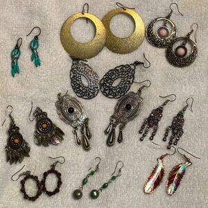 Lot of 10 pairs of earrings!!